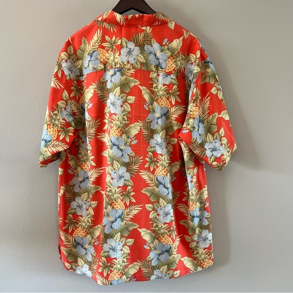 Tommy Bahama 100% Silk Button Down Shirt Hibiscus‎ and Pineapple Print Size L - Picture 4 of 10
